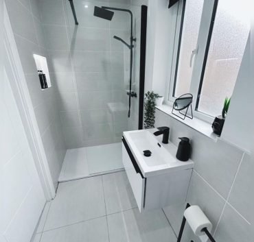 Small Compact Bathroom18